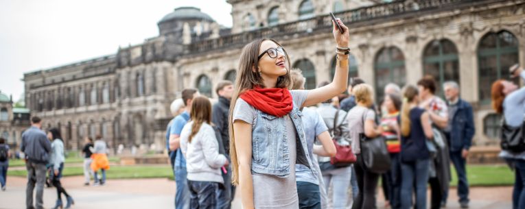 Allianz - solo traveler on a group tour