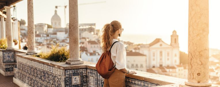 Allianz - woman on vacation in europe