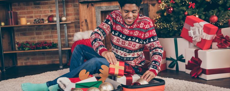 Allianz - stressful woman looking at her cellular phone