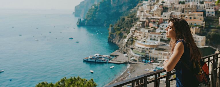 Allianz - woman traveling in mediterranean